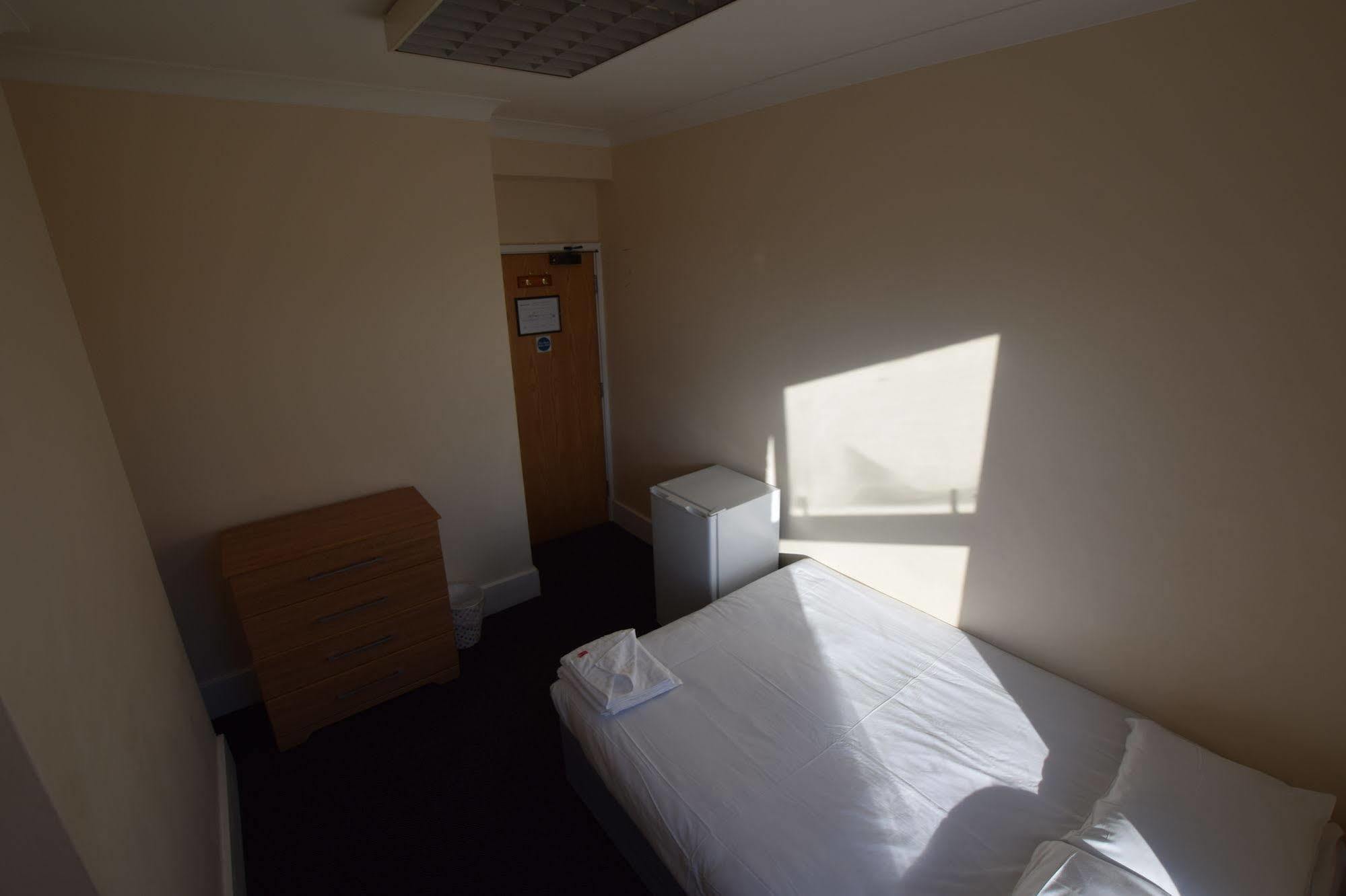 York Hotel Илфорд Экстерьер фото