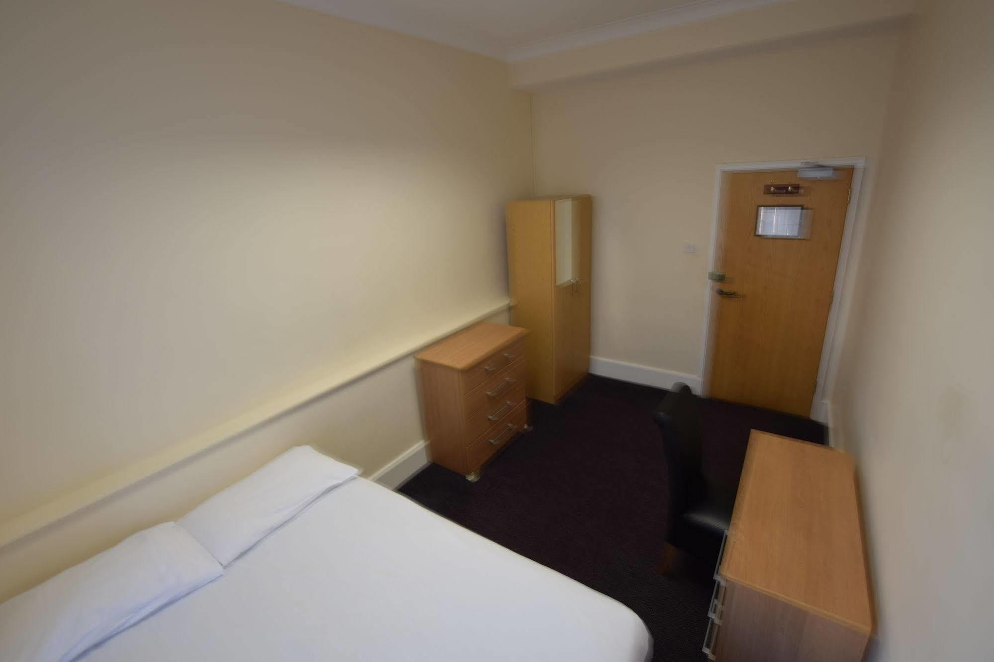 York Hotel Илфорд Экстерьер фото